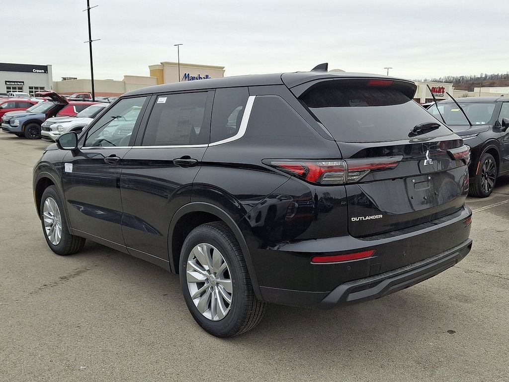 2026 Mitsubishi Outlander ES