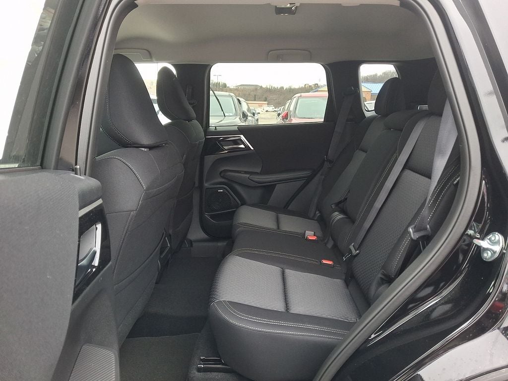 2026 Mitsubishi Outlander ES