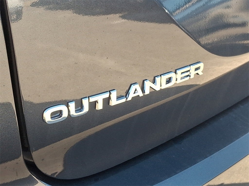 2025 Mitsubishi Outlander SE