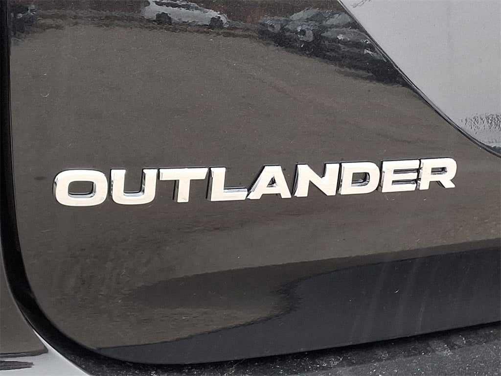 2025 Mitsubishi Outlander SE