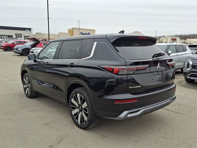 2025 Mitsubishi Outlander SE