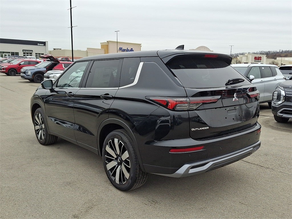 2025 Mitsubishi Outlander SE