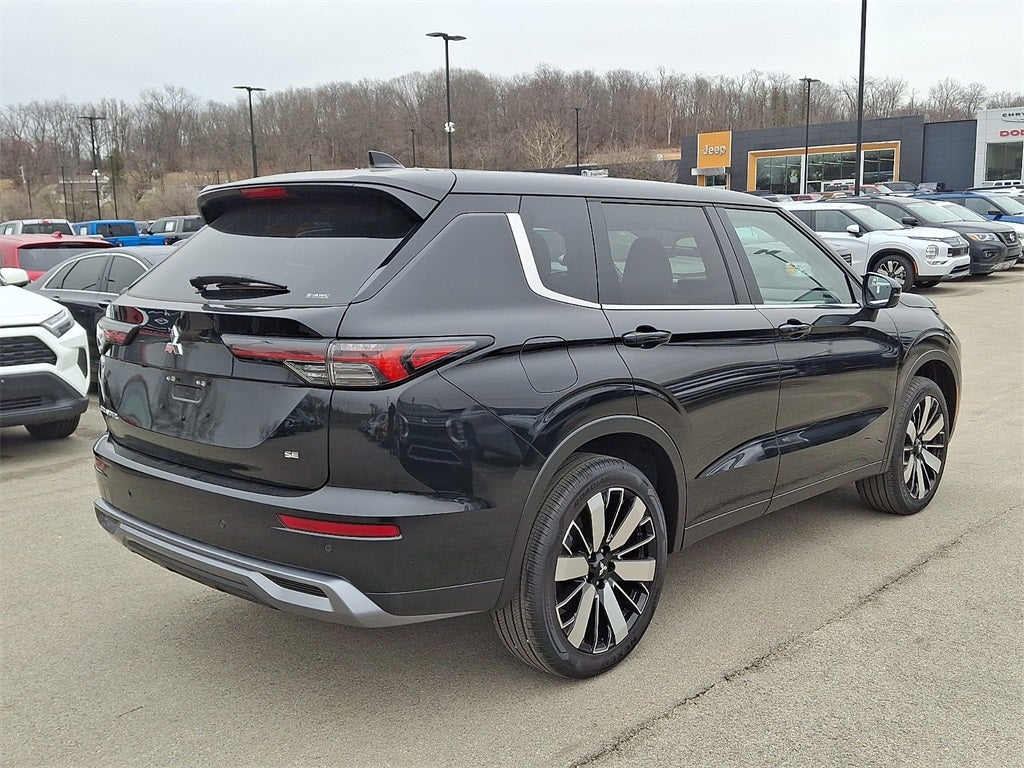 2025 Mitsubishi Outlander SE