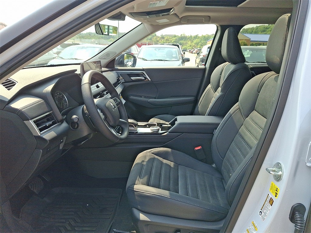 2025 Mitsubishi Outlander SE Trail Edition