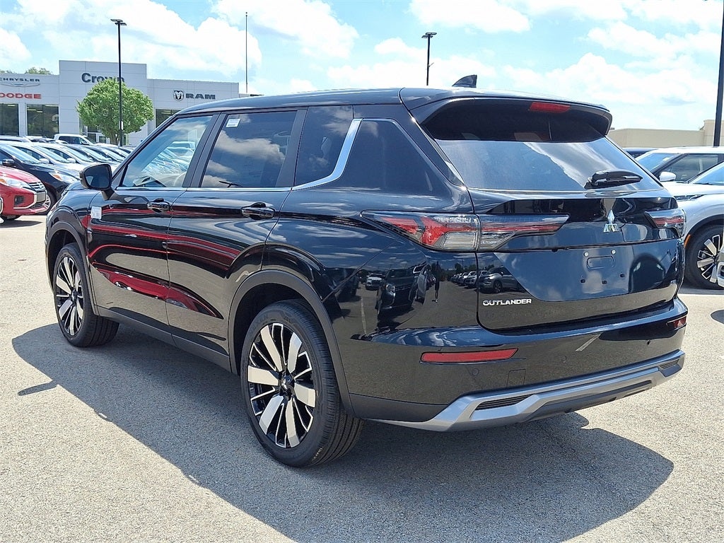 2025 Mitsubishi Outlander SE TECH