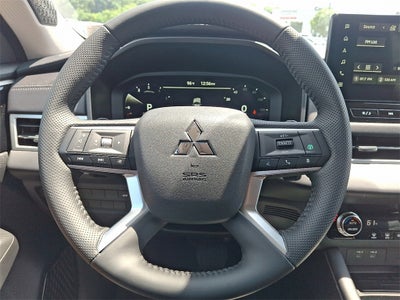 2025 Mitsubishi Outlander SE TECH