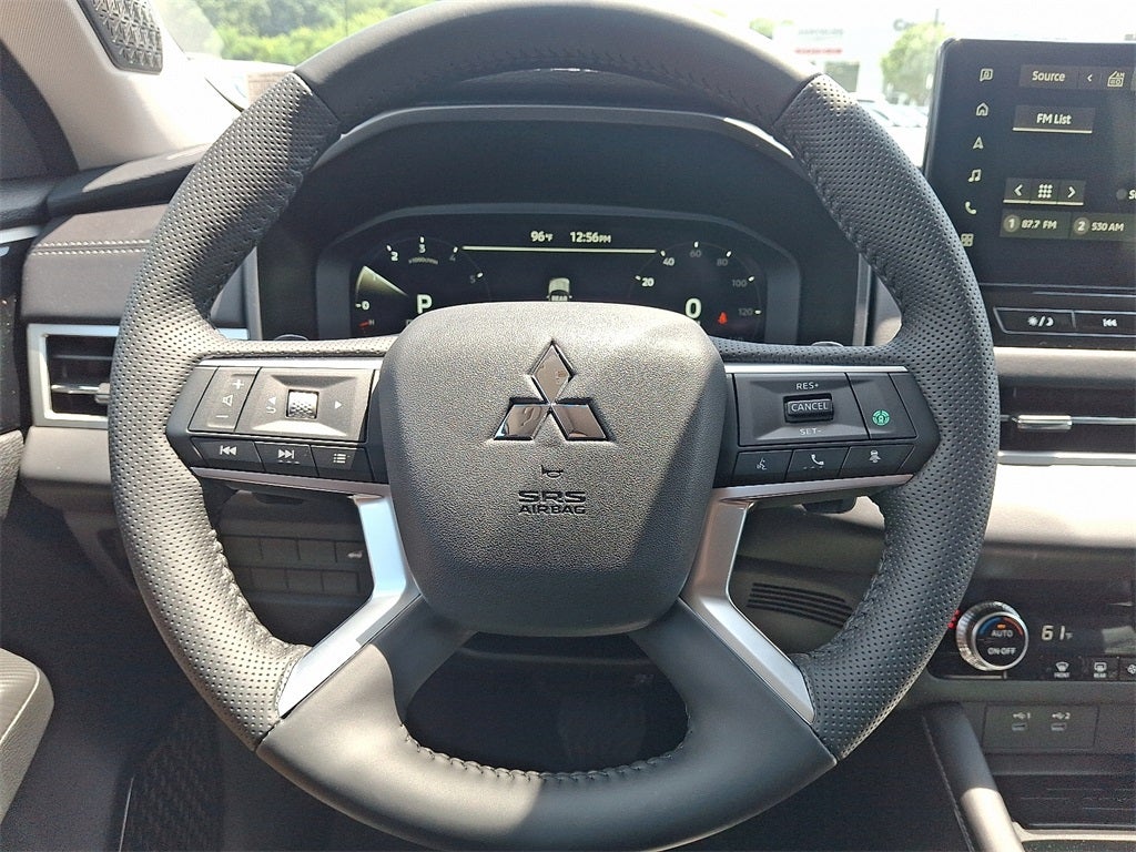 2025 Mitsubishi Outlander SE TECH