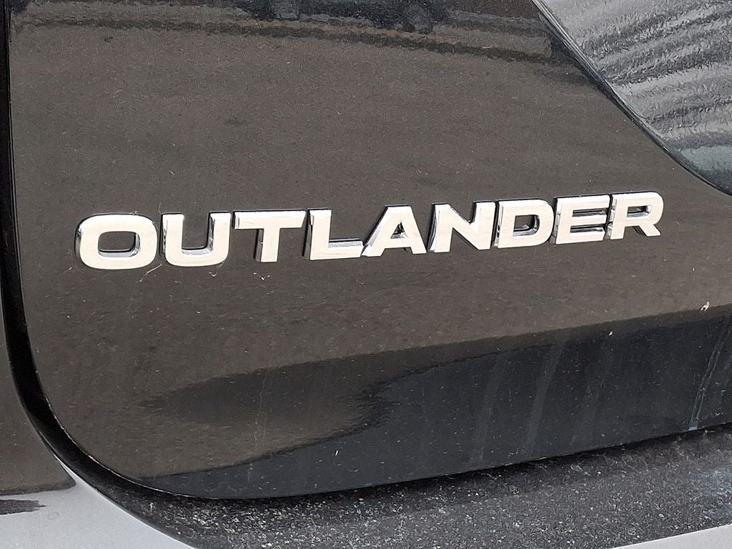 2025 Mitsubishi Outlander SE
