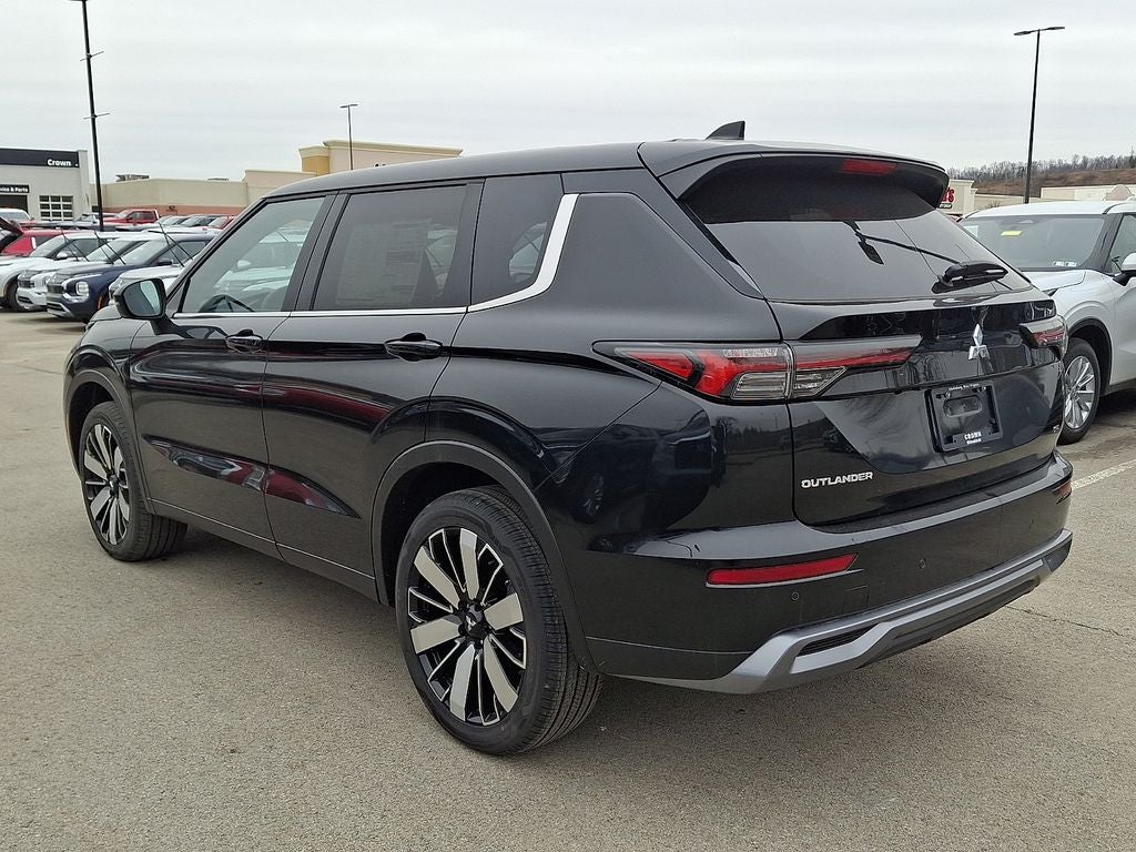 2025 Mitsubishi Outlander SE