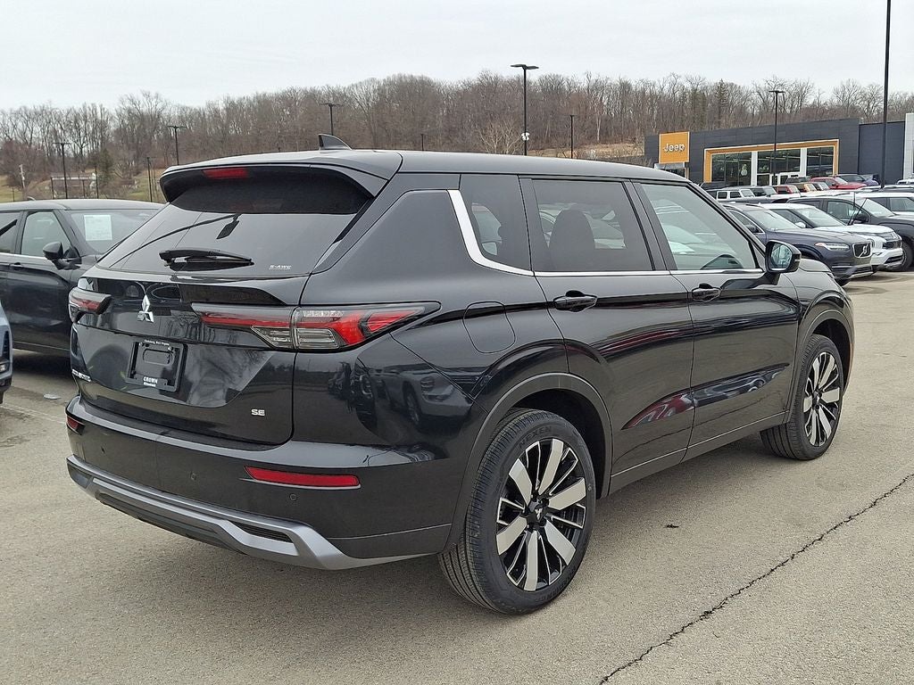 2025 Mitsubishi Outlander SE