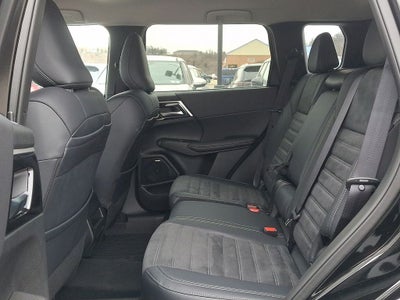 2025 Mitsubishi Outlander SE