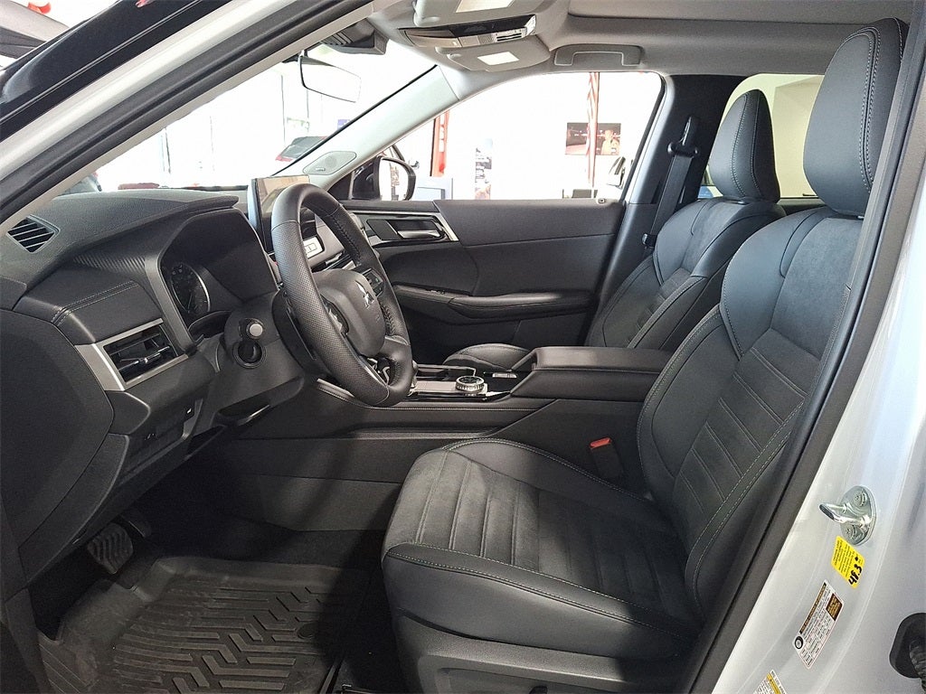 2025 Mitsubishi Outlander SE Trail Edition