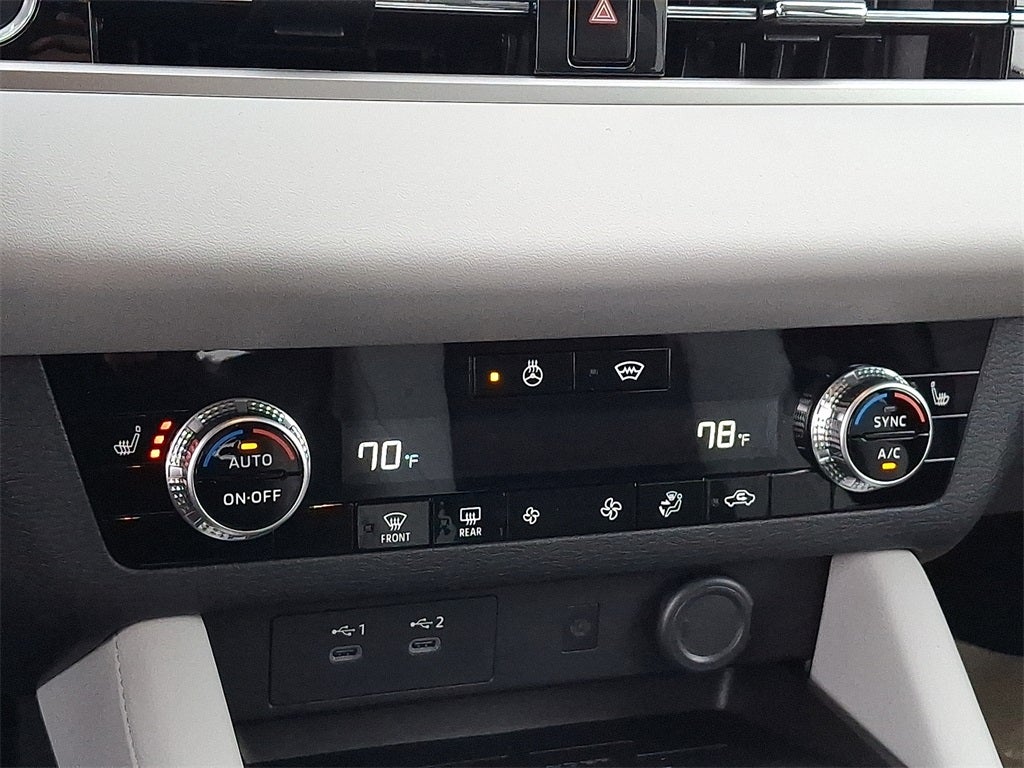 2026 Mitsubishi Outlander SE