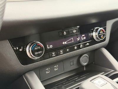 2026 Mitsubishi Outlander LE