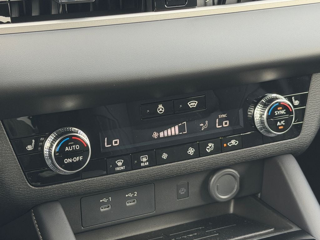 2026 Mitsubishi Outlander LE