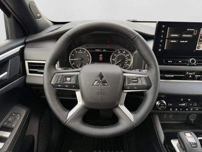 2026 Mitsubishi Outlander LE