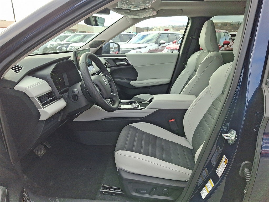 2026 Mitsubishi Outlander SE Tech