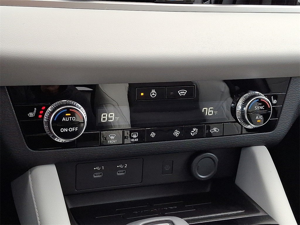 2026 Mitsubishi Outlander SE Tech