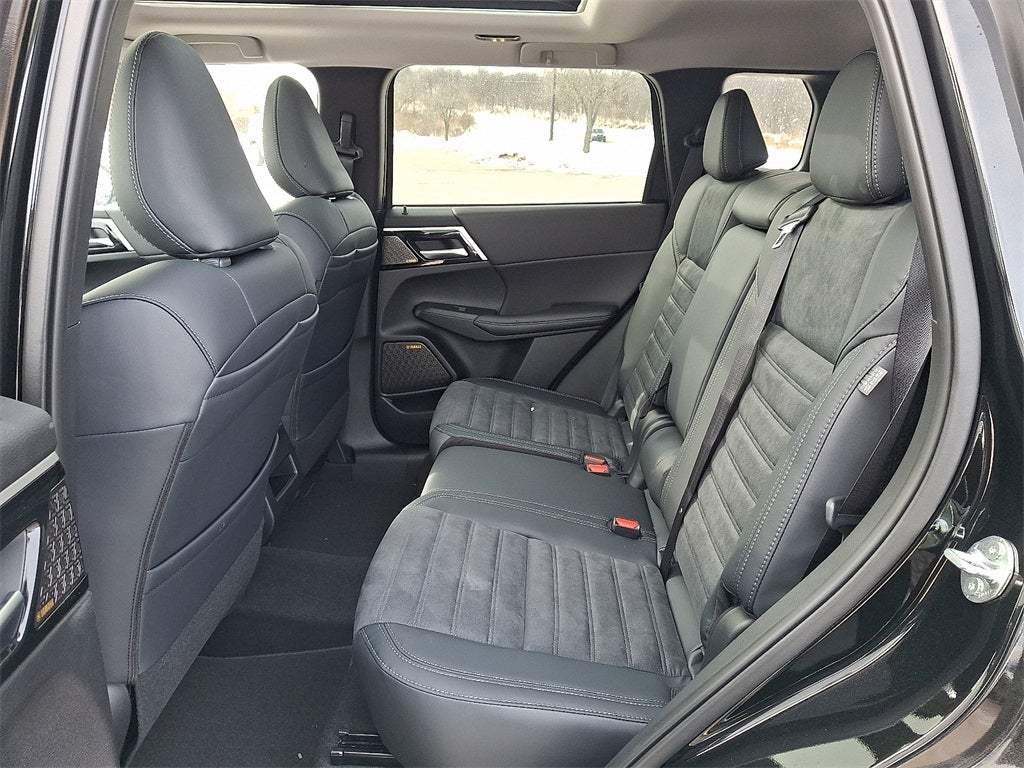 2026 Mitsubishi Outlander SE TECH