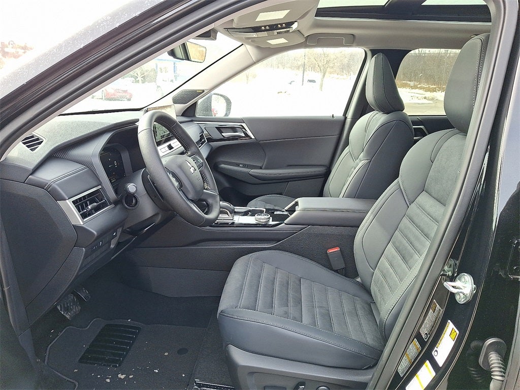 2026 Mitsubishi Outlander SE TECH