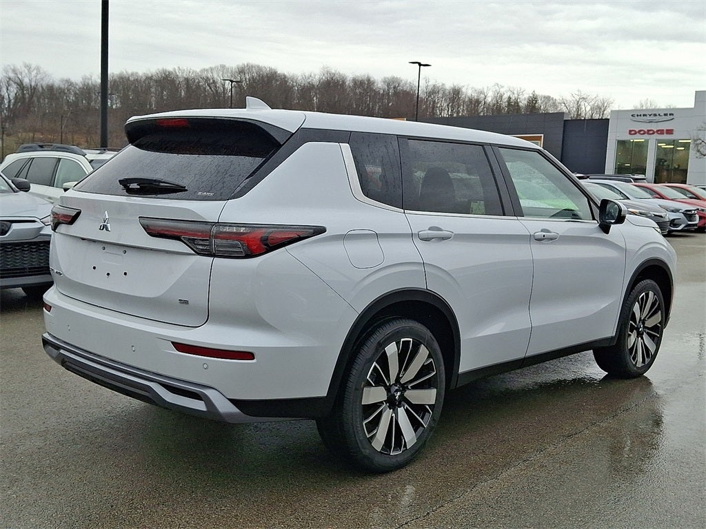 2026 Mitsubishi Outlander SE