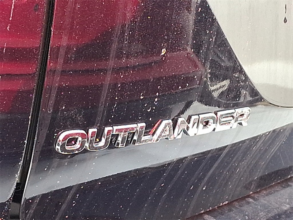 2026 Mitsubishi Outlander SE