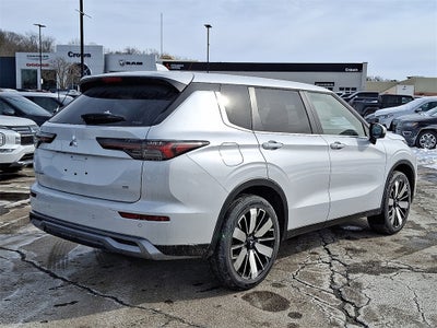 2026 Mitsubishi Outlander SE TECH