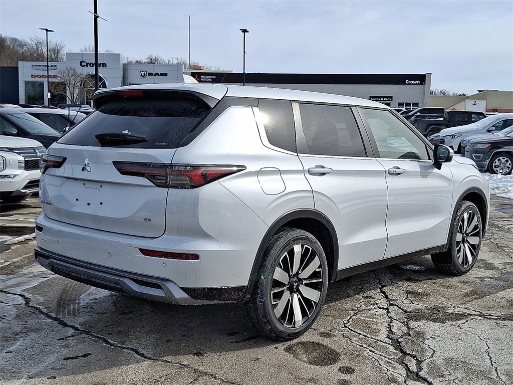 2026 Mitsubishi Outlander SE TECH