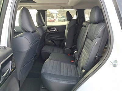 2026 Mitsubishi Outlander SE TECH