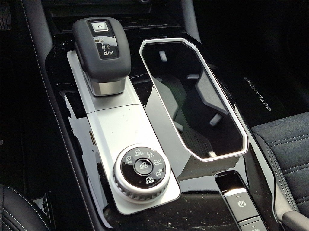 2026 Mitsubishi Outlander SE TECH