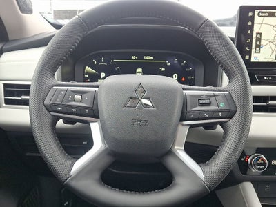 2026 Mitsubishi Outlander SE Tech