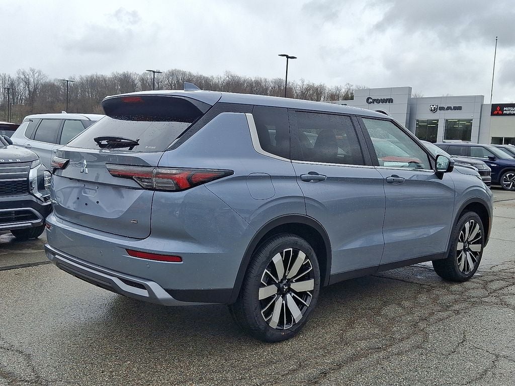 2026 Mitsubishi Outlander SE Tech