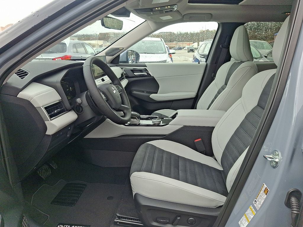 2026 Mitsubishi Outlander SE Tech