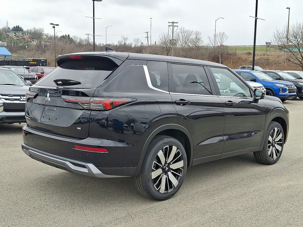 2026 Mitsubishi Outlander SE