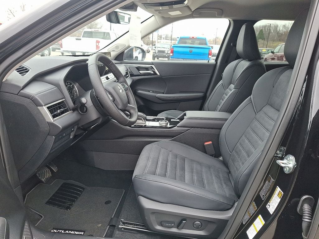 2026 Mitsubishi Outlander SE