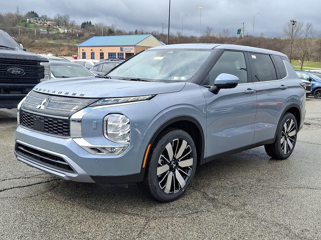 2026 Mitsubishi Outlander SE Tech