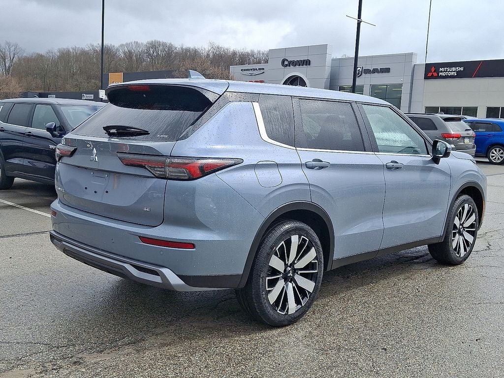 2026 Mitsubishi Outlander SE Tech