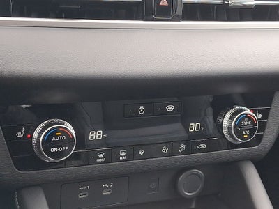 2026 Mitsubishi Outlander SE Tech