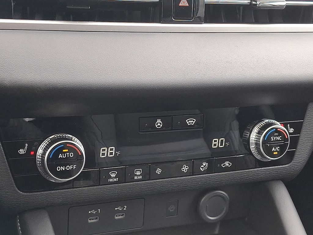 2026 Mitsubishi Outlander SE Tech