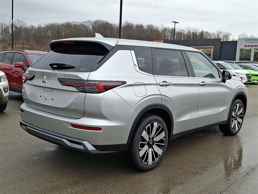 2026 Mitsubishi Outlander SE