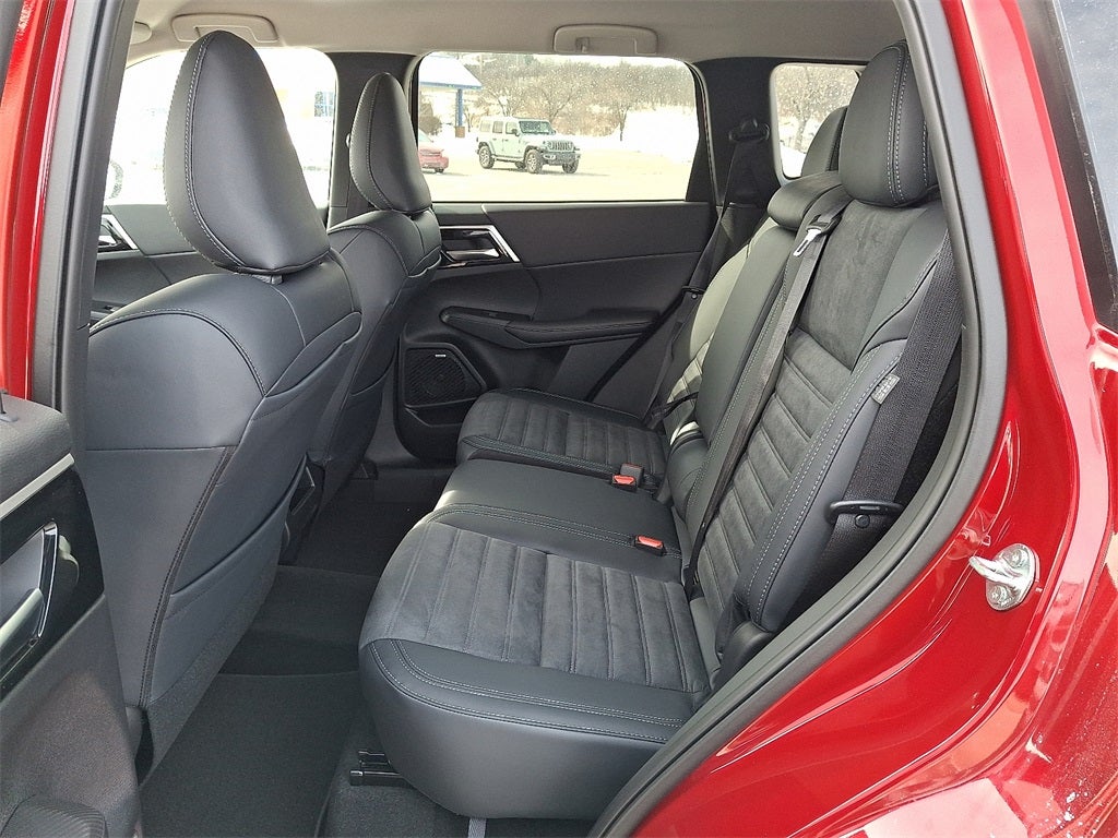 2026 Mitsubishi Outlander SE