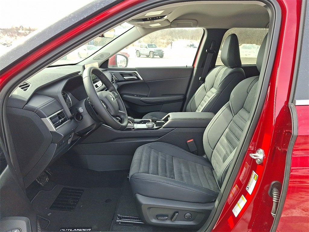 2026 Mitsubishi Outlander SE