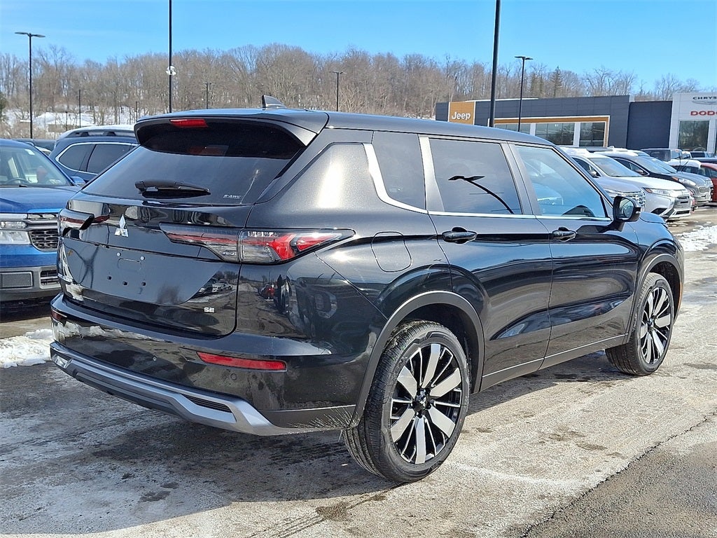 2026 Mitsubishi Outlander SE