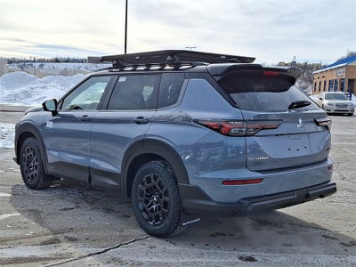 2026 Mitsubishi Outlander Base