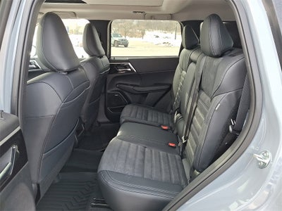 2026 Mitsubishi Outlander Base