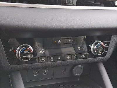 2026 Mitsubishi Outlander Base