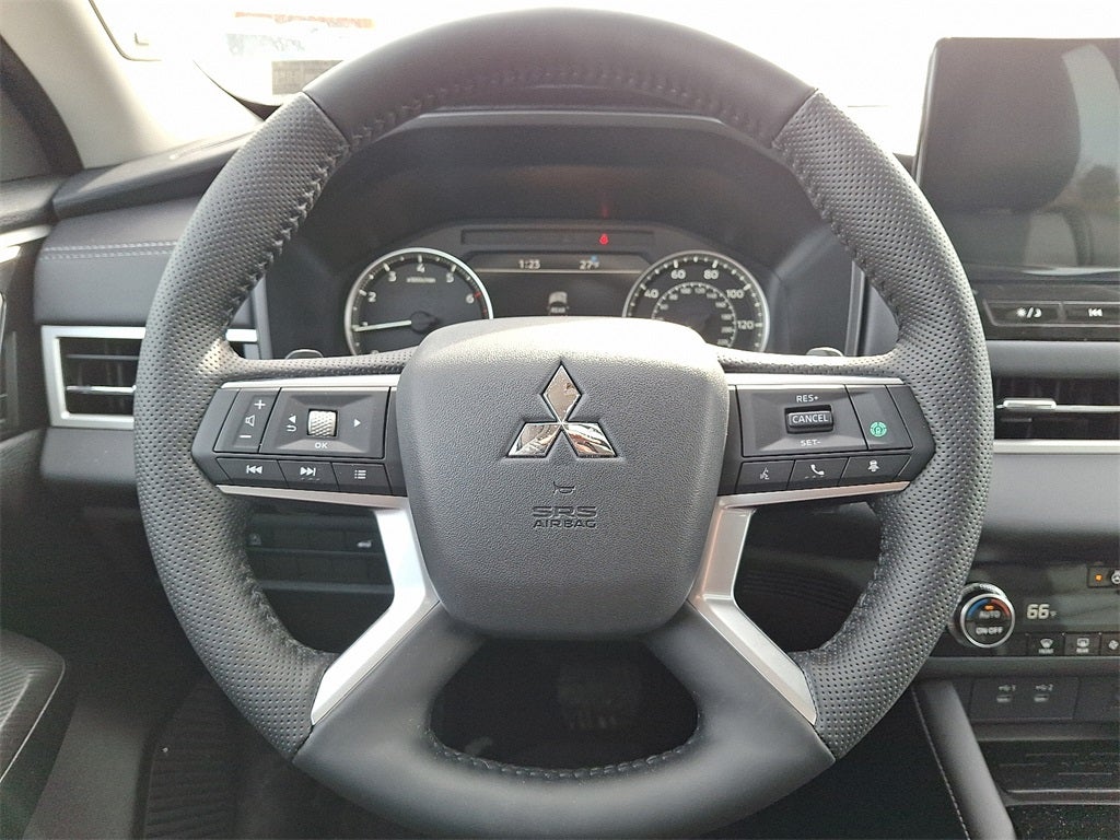 2026 Mitsubishi Outlander Base