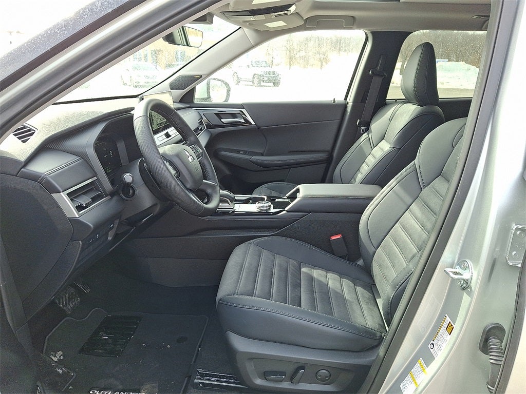 2026 Mitsubishi Outlander SE TECH