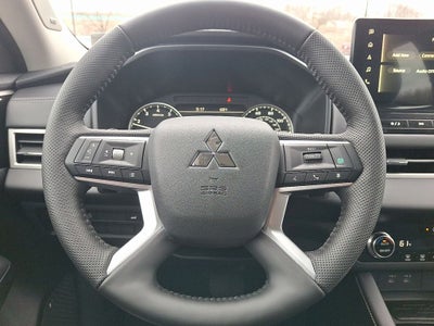 2026 Mitsubishi Outlander SE