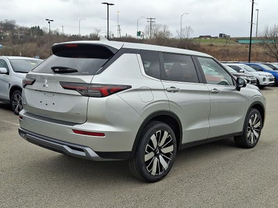 2026 Mitsubishi Outlander SE